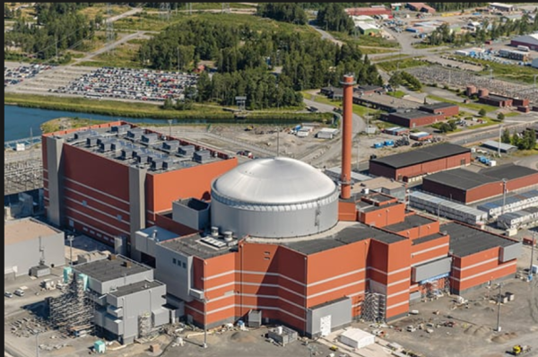 外観はほぼ完成しているオルキルオト原発3号機