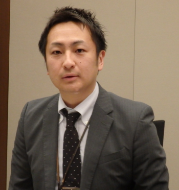 青﨑氏