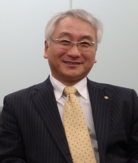 山嵜氏