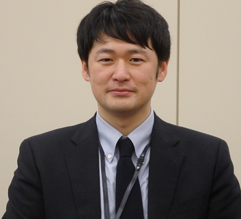 小林亮祐氏