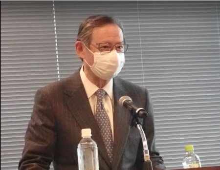 基調講演をした末吉竹二郎氏
