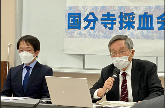 国の食品安全委員会の対応に疑問を示す小泉氏(同)