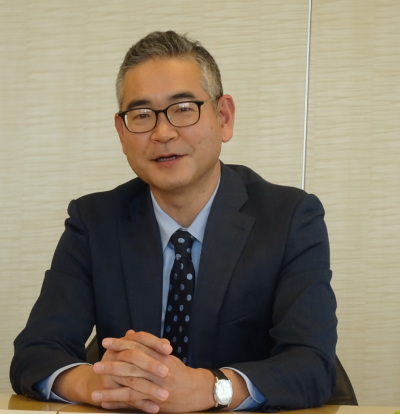 山崎浩志氏