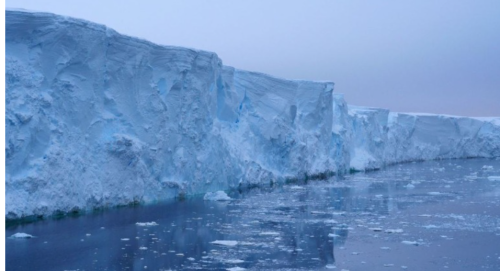 「最後の審判の日の氷河」と呼ばれるスウェイツ氷河=CNNより